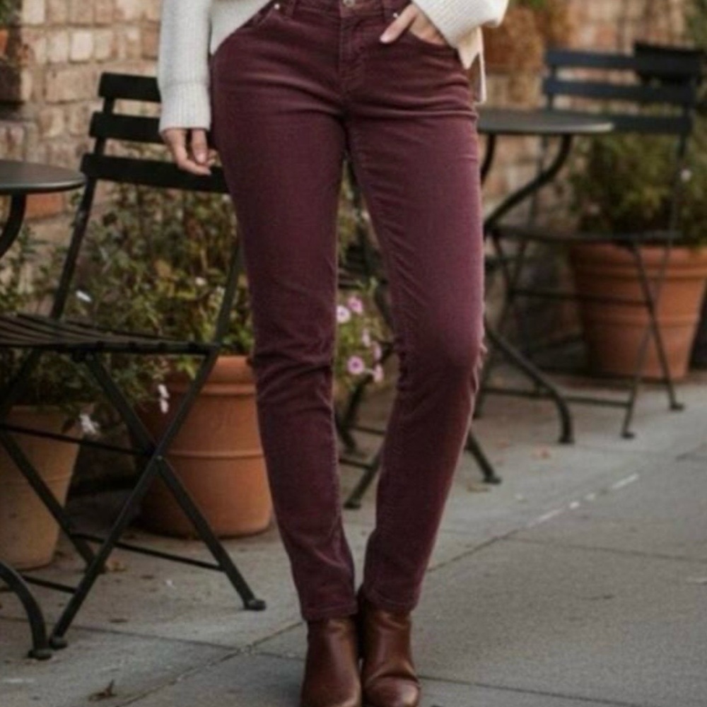 Free People | Women’s Burgundy Micro Corduroy Zip/Button Close Skinny Pants 27